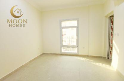Apartment - 1 Bedroom - 2 Bathrooms for rent in Umm Ghuwailina 4 - Umm Ghuwailina - Doha