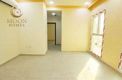 Apartment - 1 Bedroom - 2 Bathrooms for rent in Umm Ghuwailina 4 - Umm Ghuwailina - Doha