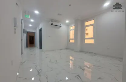 Apartment - 3 Bedrooms - 3 Bathrooms for rent in Umm Ghwailina Comm - Umm Ghuwalina - Umm Ghuwailina - Doha