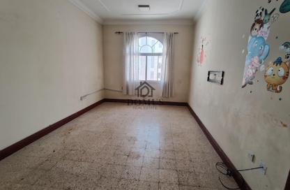 Apartment - 2 Bedrooms - 2 Bathrooms for rent in Anas Street - Fereej Bin Mahmoud North - Fereej Bin Mahmoud - Doha