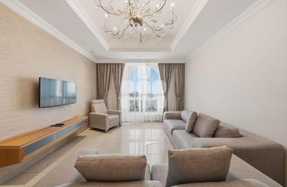 Apartment - 2 Bedrooms - 3 Bathrooms for rent in Imperial Diamond - Viva Bahriyah - The Pearl Island - Doha