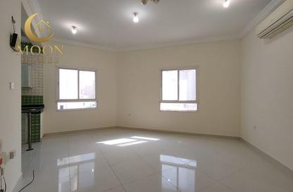 Apartment - 1 Bedroom - 1 Bathroom for rent in Umm Ghuwailina 4 - Umm Ghuwailina - Doha Apartment - 1 Bedroom - 1 Bathroom for rent in Umm Ghuwailina 4 - Umm Ghuwailina - Doha