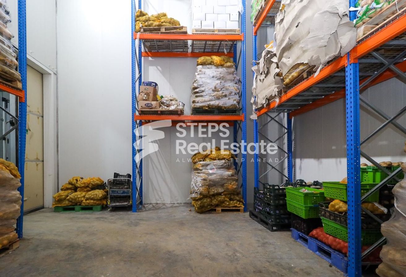 Steel Workshop with Rooms for Rent