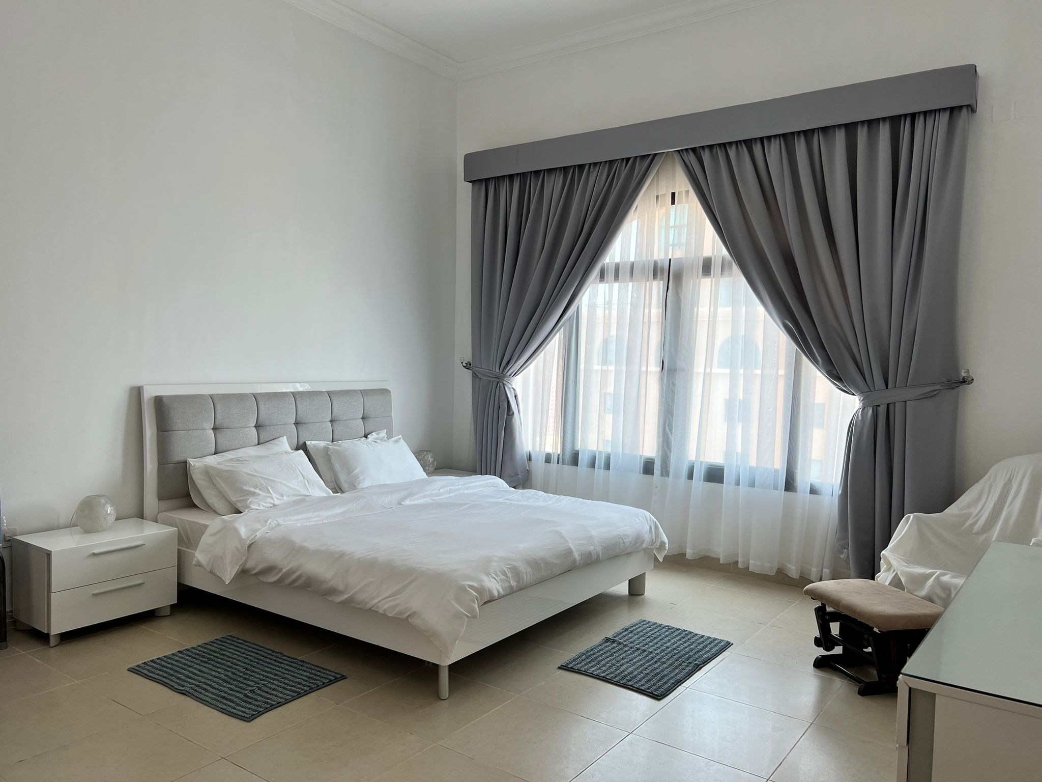 ELEGANT 1 BEDROOM FULLY FURNISHED WITH BALCONY thumbnail 13