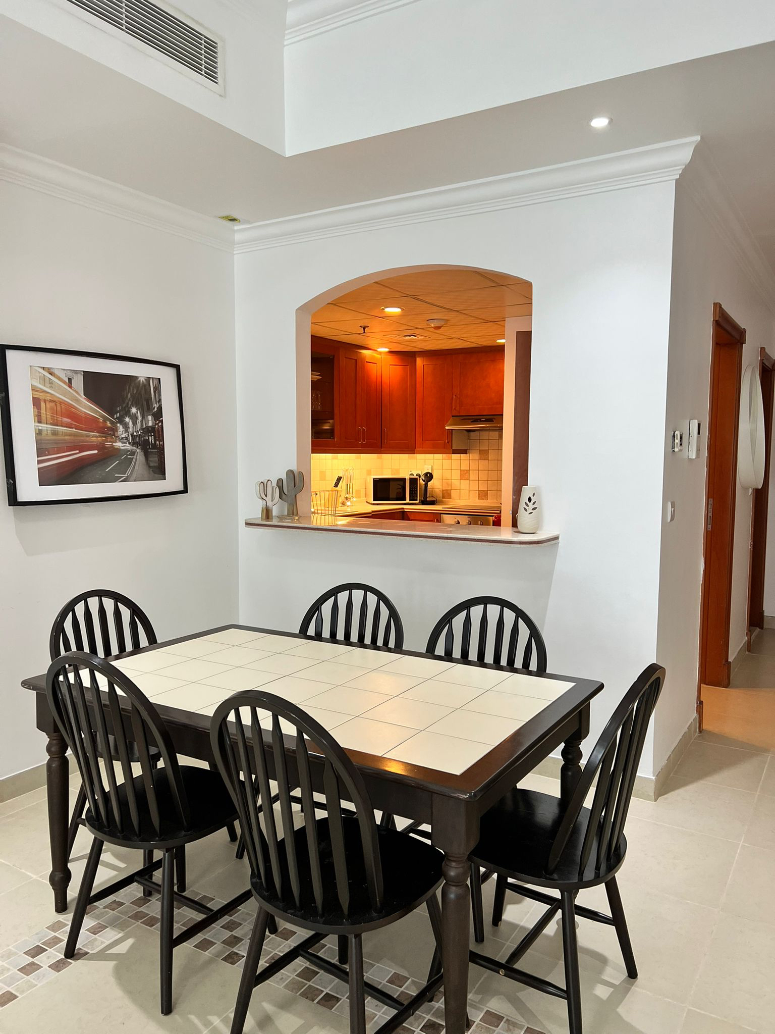 ELEGANT 1 BEDROOM FULLY FURNISHED WITH BALCONY thumbnail 10