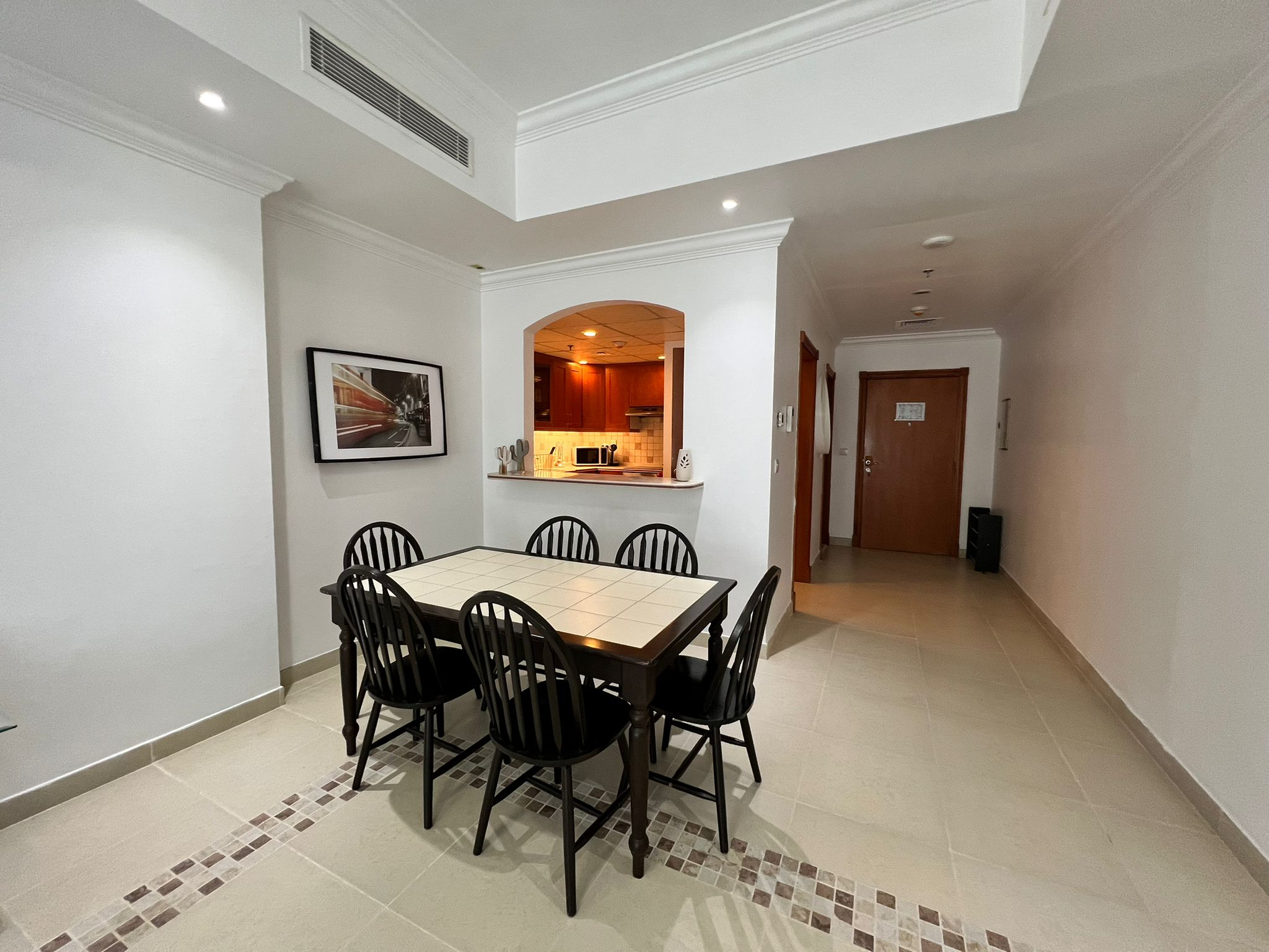 ELEGANT 1 BEDROOM FULLY FURNISHED WITH BALCONY thumbnail 9