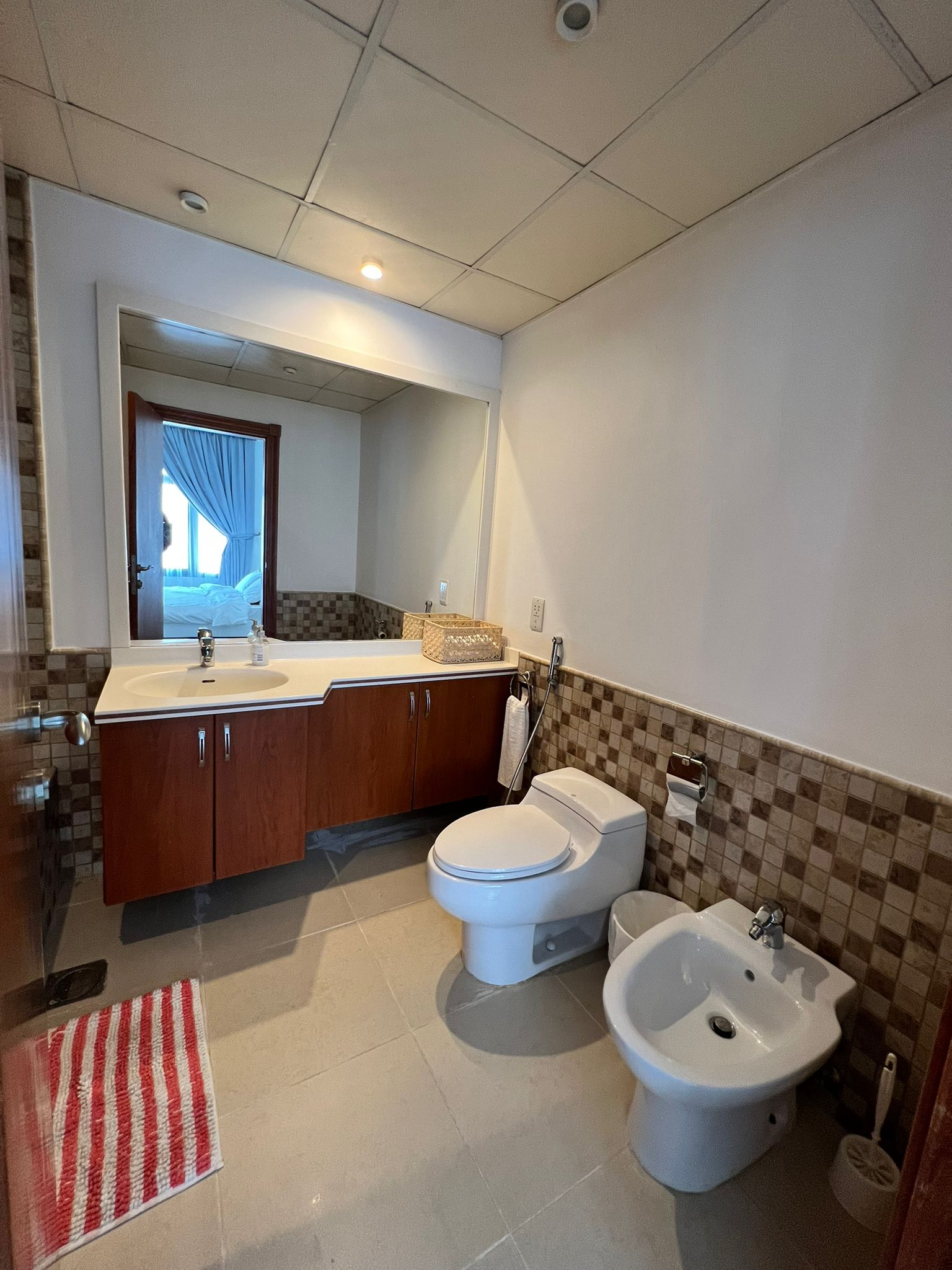 ELEGANT 1 BEDROOM FULLY FURNISHED WITH BALCONY thumbnail 14