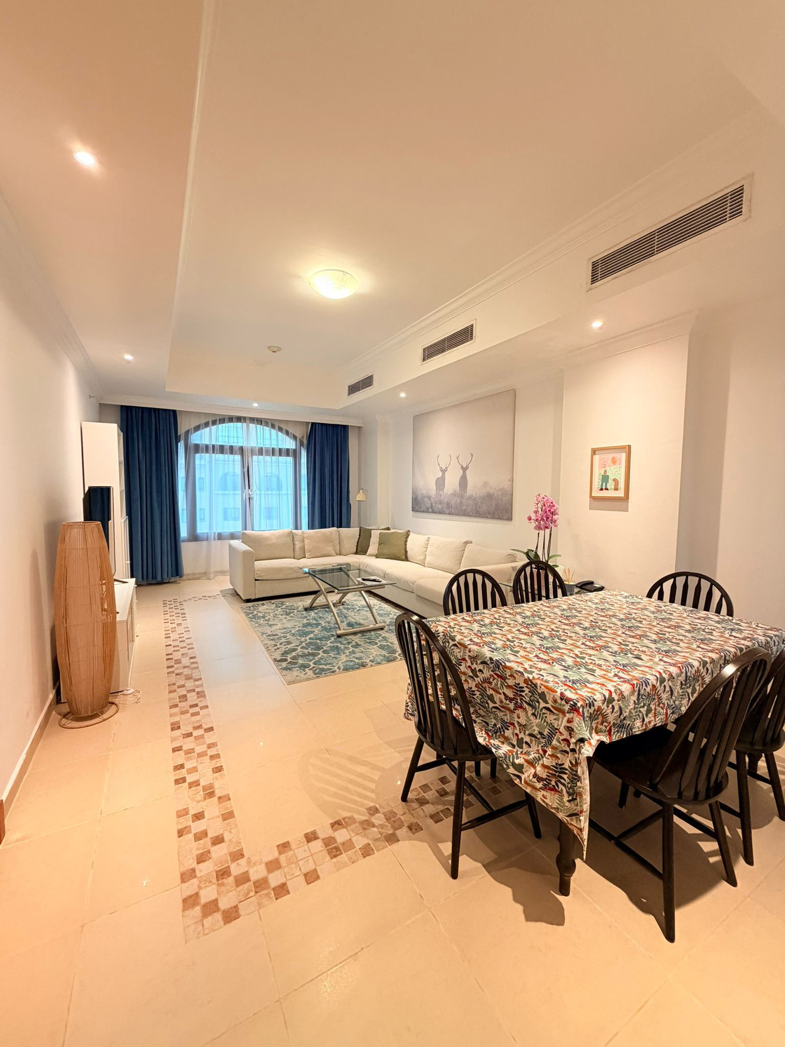 ELEGANT 1 BEDROOM FULLY FURNISHED WITH BALCONY thumbnail 7