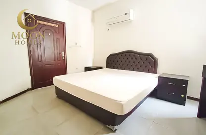 Apartment - 1 Bedroom - 1 Bathroom for rent in Umm Ghuwailina 4 - Umm Ghuwailina - Doha