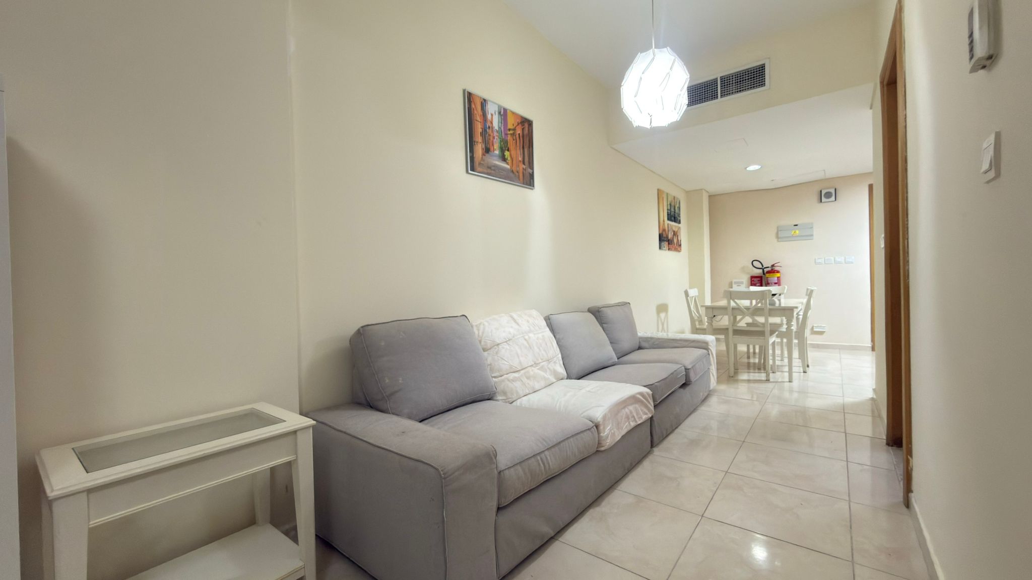 Spacious studio furnished EXcluding bills fox hill