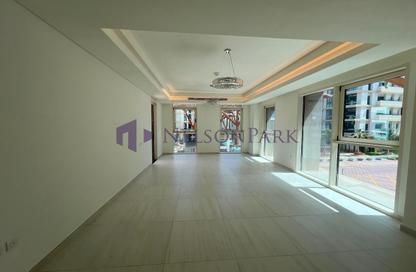 Apartment - 1 Bedroom - 2 Bathrooms for sale in Crystal Residence - Gewan Island - The Pearl Island - Doha