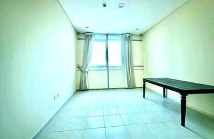 Apartment - 3 Bedrooms - 4 Bathrooms for rent in Zig Zag Towers - West Bay - Doha
