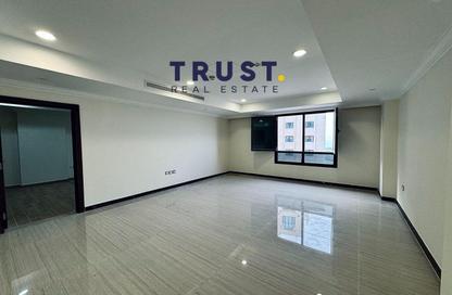 Apartment - 1 Bedroom - 2 Bathrooms for rent in Tower 19 - Porto Arabia - The Pearl Island - Doha Apartment - 1 Bedroom - 2 Bathrooms for rent in Tower 19 - Porto Arabia - The Pearl Island - Doha