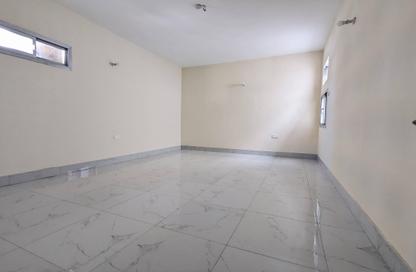 Apartment - 3 Bedrooms - 2 Bathrooms for rent in Umm Ghuwailina 4 - Umm Ghuwailina - Doha Apartment - 3 Bedrooms - 2 Bathrooms for rent in Umm Ghuwailina 4 - Umm Ghuwailina - Doha