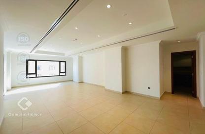 Apartment - 1 Bedroom - 2 Bathrooms for rent in East Porto Drive - Porto Arabia - The Pearl Island - Doha