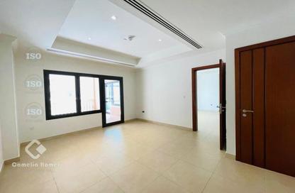 Apartment - 1 Bedroom - 2 Bathrooms for rent in East Porto Drive - Porto Arabia - The Pearl Island - Doha