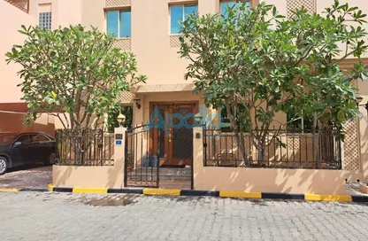 فيلا - 3 غرف نوم - 4 حمامات للايجار في شارع الوعب - الوعب - الدوحة