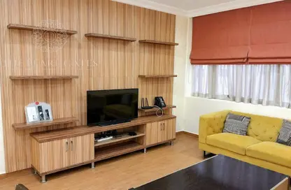 شقة - 2 غرف نوم - 2 حمامات للايجار في شارع سالاجا - دوحة الجديد - الدوحة