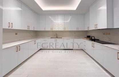 Apartment - 3 Bedrooms - 5 Bathrooms for rent in Floresta Gardens - Floresta Gardens - The Pearl Island - Doha
