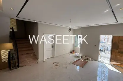 Villa - 5 Bedrooms - 4 Bathrooms for rent in Umm Al Seneem Street - Ain Khaled - Doha