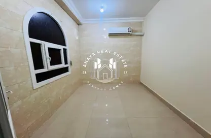 Apartment - Studio - 1 Bathroom for rent in Al Nuaija - Doha