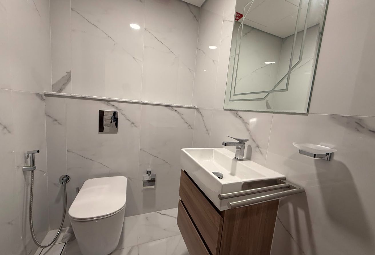 Ultra Luxury 2BR+Maid | Modern Design | marina thumbnail 8