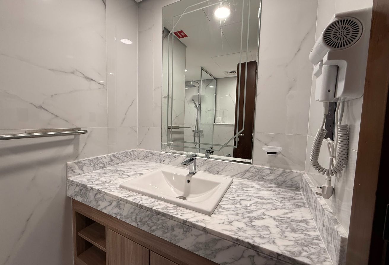 Ultra Luxury 2BR+Maid | Modern Design | marina thumbnail 25