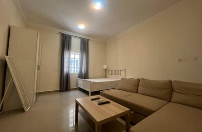 Apartment - Studio - 1 for rent in Onaiza Street - Diplomatic Area - Doha