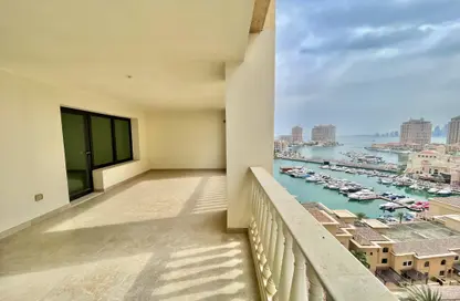 Apartment - 2 Bedrooms - 3 Bathrooms for rent in West Porto Drive - Porto Arabia - The Pearl Island - Doha