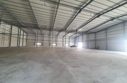 Warehouse - Studio - 6 Bathrooms for rent in Birkat Al Awamer - Al Wakra
