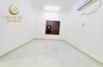 Apartment - 1 Bedroom - 2 Bathrooms for rent in Old Al Ghanim - Al Ghanim - Doha