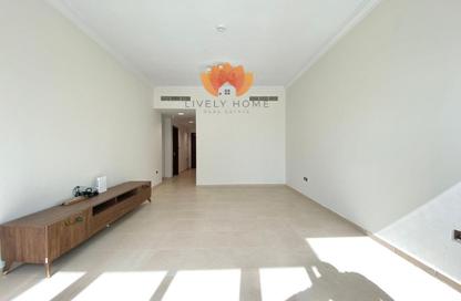 Apartment - 2 Bedrooms - 2 Bathrooms for rent in Marina Residences 195 - Marina District - Lusail