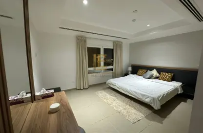 Apartment - 1 Bedroom - 2 Bathrooms for rent in West Porto Drive - Porto Arabia - The Pearl Island - Doha
