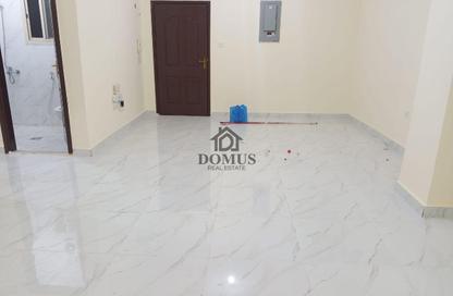 Apartment - 2 - 2 for rent in Thabit Bin Zaid Street - Al Mansoura - Doha
