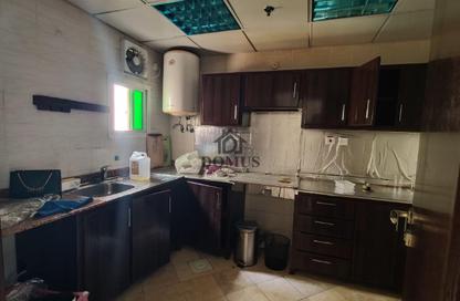 Apartment - 3 Bedrooms - 2 Bathrooms for rent in Anas Street - Fereej Bin Mahmoud North - Fereej Bin Mahmoud - Doha