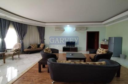 Apartment - Studio - 1 for rent in Al Dafna - Al Dafna - Doha