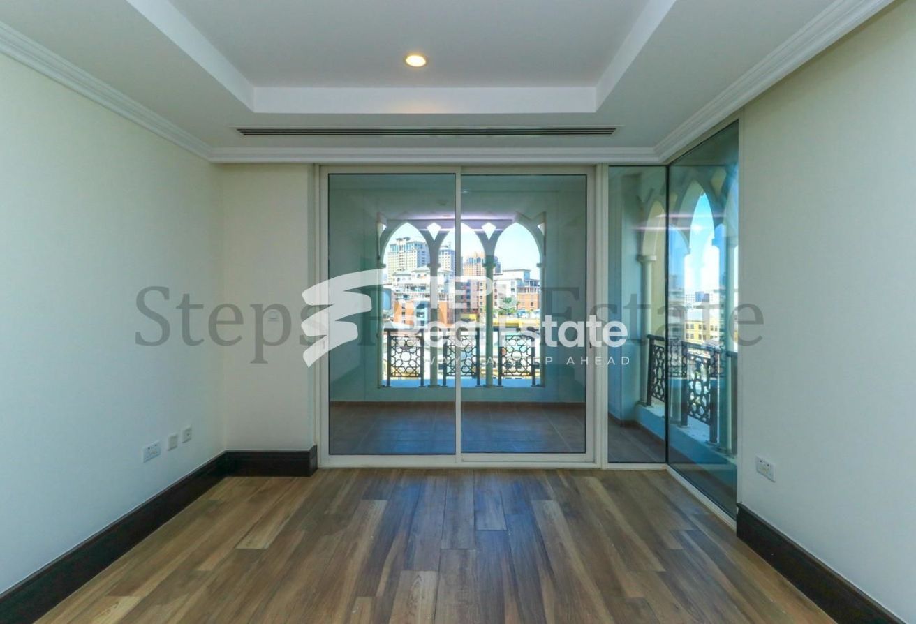 Furnished 1 BHK Flat in The Pearl with Balcony