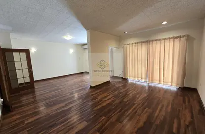 Apartment - 2 Bedrooms - 2 Bathrooms for rent in Thabit Bin Zaid Street - Al Mansoura - Doha