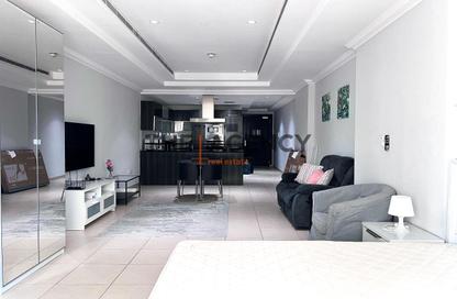 Apartment - Studio - 1 for rent in West Porto Drive - Porto Arabia - The Pearl Island - Doha
