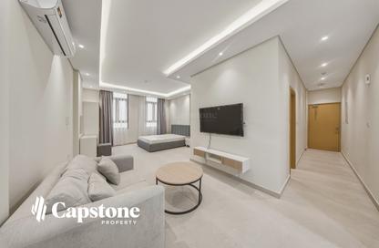 Apartment - Studio - 1 Bathroom for rent in Umm Ghwailina Comm - Umm Ghuwalina - Umm Ghuwailina - Doha