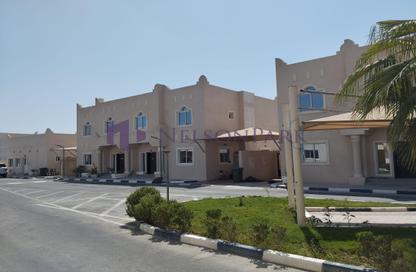 Compound - 3 - 3 for rent in Souk Al gharaffa - Al Gharrafa - Doha