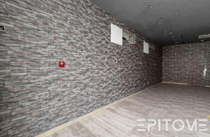 Shop - Studio - 1 Bathroom for rent in Bu Hamour Street - Abu Hamour - Doha