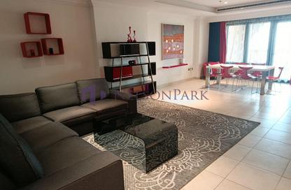 Apartment - 1 Bedroom - 2 Bathrooms for rent in East Porto Drive - Porto Arabia - The Pearl Island - Doha Apartment - 1 Bedroom - 2 Bathrooms for rent in East Porto Drive - Porto Arabia - The Pearl Island - Doha