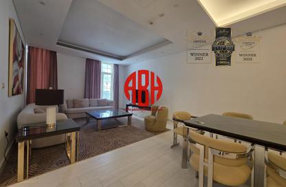 Apartment - 2 Bedrooms - 3 Bathrooms for rent in Floresta Gardens - Floresta Gardens - The Pearl Island - Doha