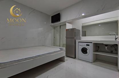 Apartment - Studio - 1 Bathroom for rent in Umm Ghuwailina 4 - Umm Ghuwailina - Doha