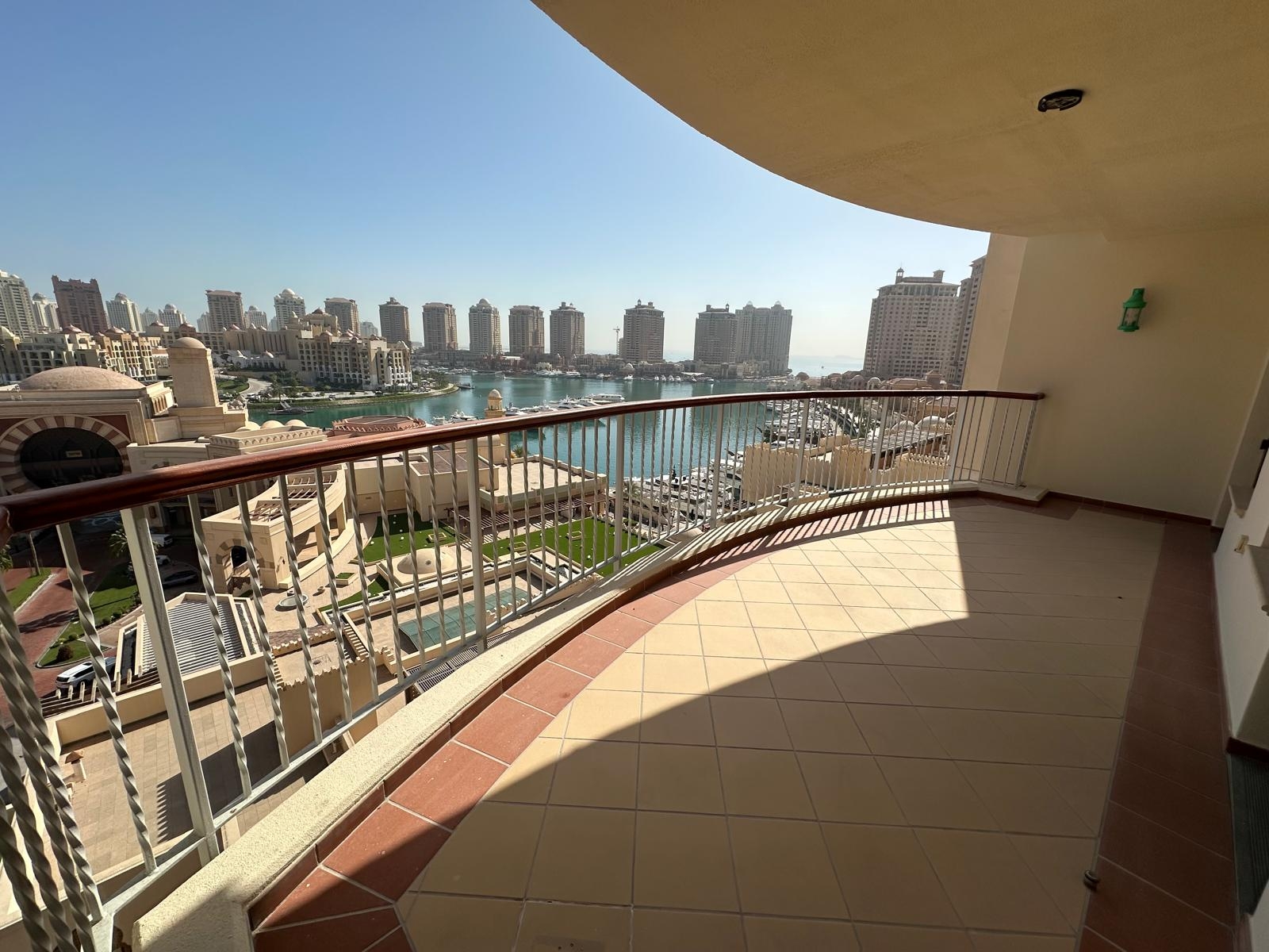 Luxury 3 Bedroom + Maid | Marina View | thumbnail 2