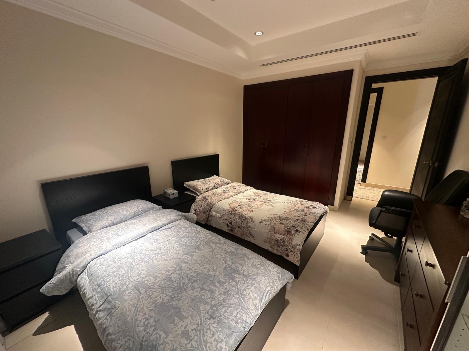 Luxury 3 Bedroom + Maid | Marina View | thumbnail 16