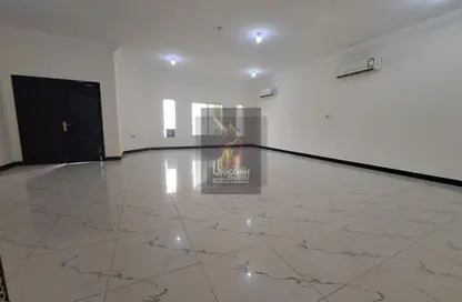 Compound - 5 Bedrooms - 4 Bathrooms for rent in Ain Khaled Villas - Ain Khaled - Doha