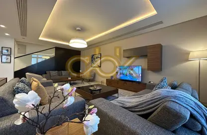 دوبلكس - 3 غرف نوم - 5 حمامات للايجار في شارع الجزيره - فريج بن محمود الشمالي - فريج بن محمود - الدوحة