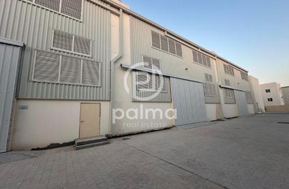Whole Building - Studio - 7+ Bathrooms for rent in Birkat Al Awamer - Al Wakra